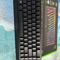 75% Razor Huntsman Keybaord (wireless Bluetooth)