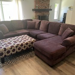 Sectional couch 
