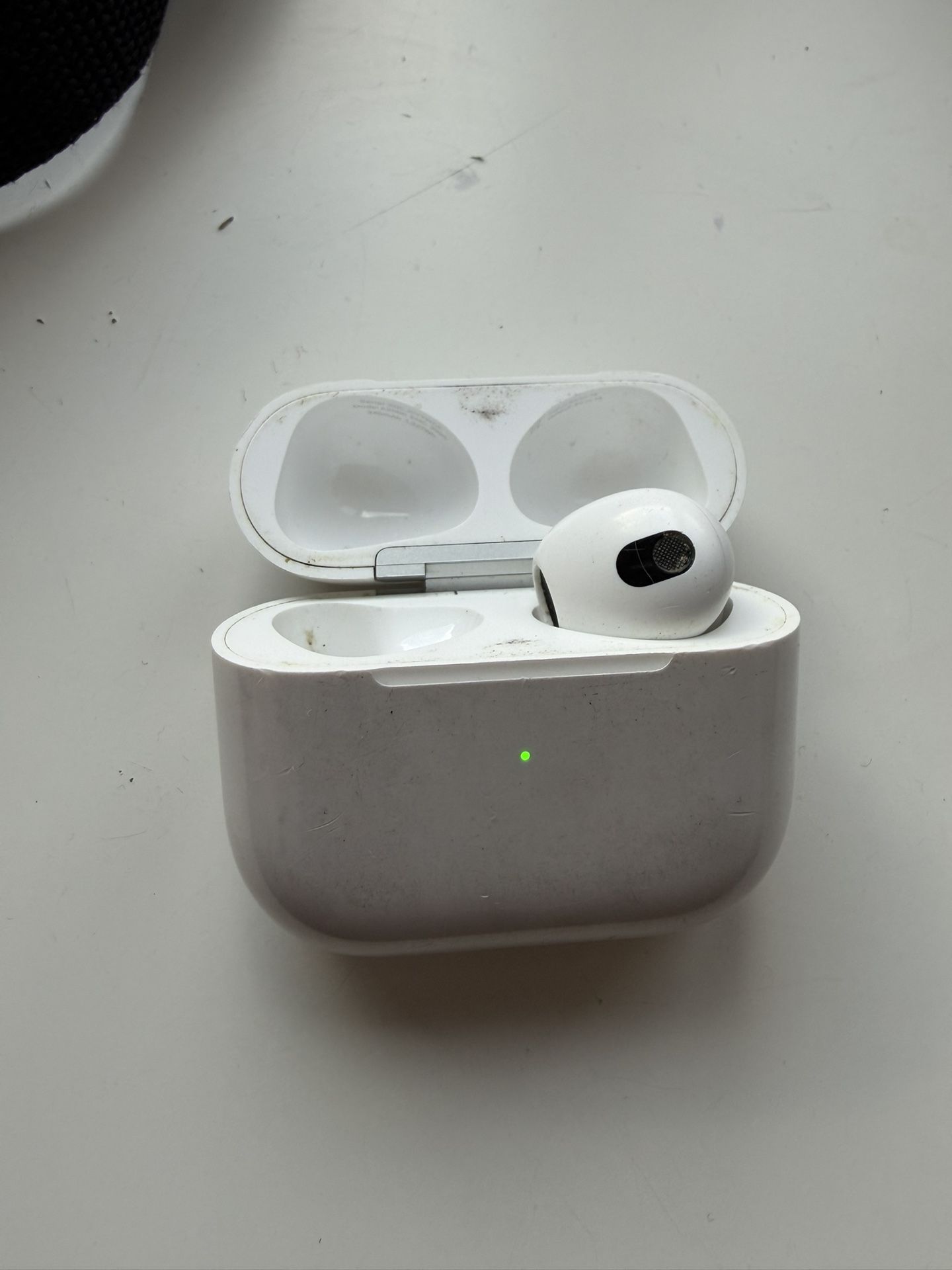 Airpods Gen 2 - Only rightearbud $15