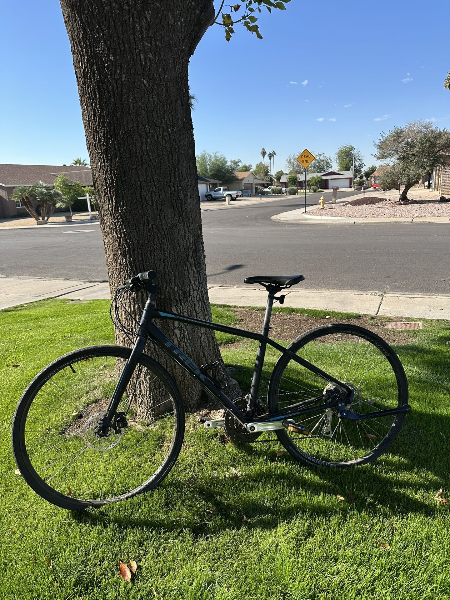 Trek FX2 w/ Trek Solstice Helmet