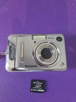 Fujifilm FinePix A400 Digital Camera only 4.1MP 3x Zoom AA-Powered (used / good)