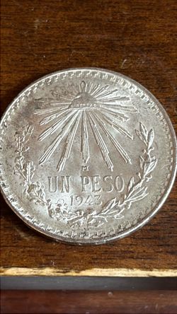 1943 Mexican Un Peso Silver Coin