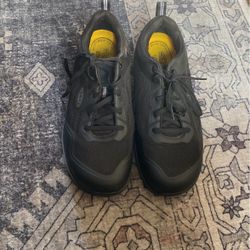 Black Keen Safty Steel Toe Shoes. 