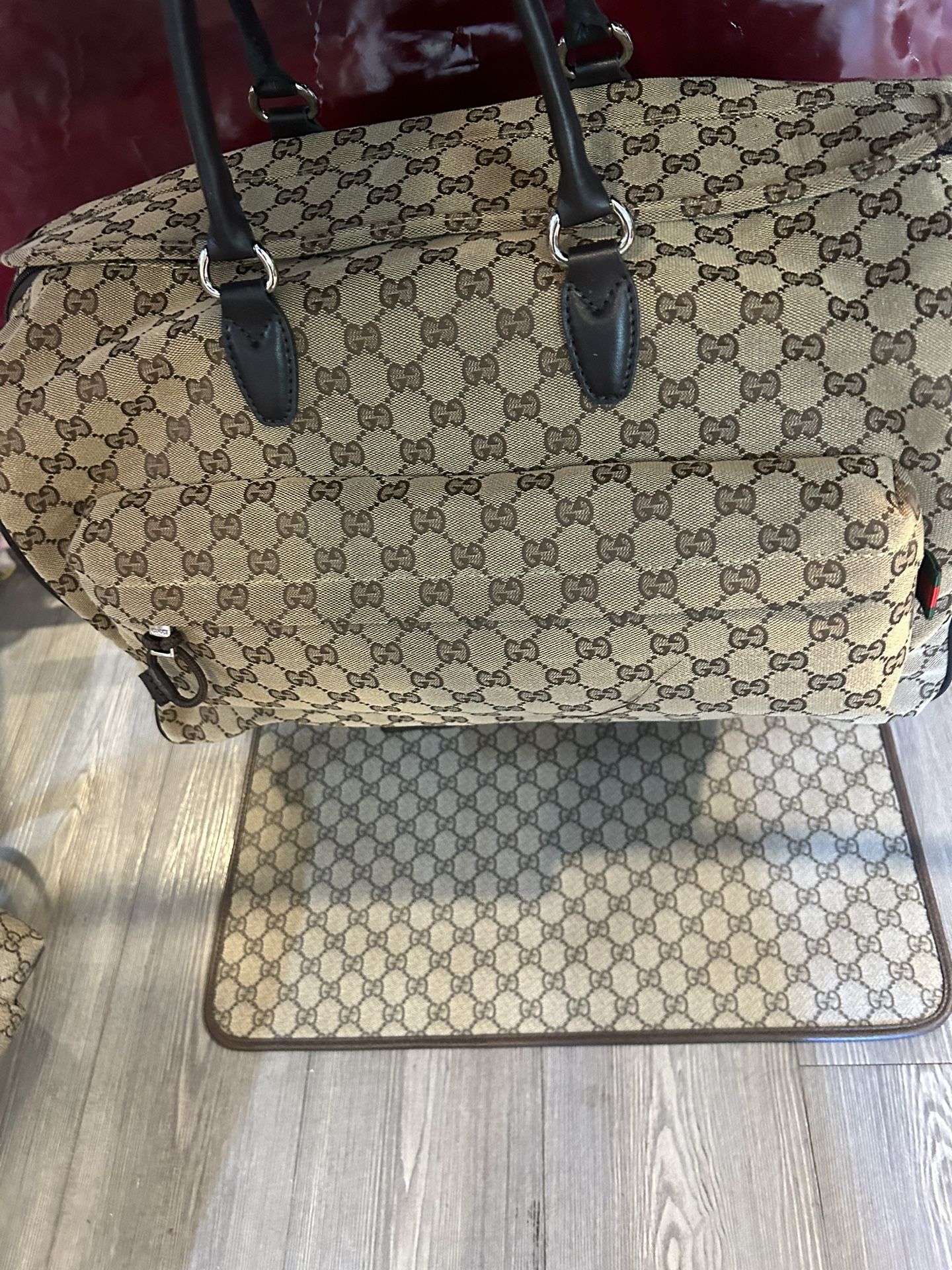 Authentic Gucci Beige Supreme GG Large Duffle Bag
