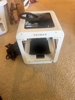 Toy box 3D printer and lots of filament