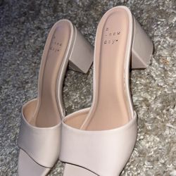 Size 6 Beige Sandals 