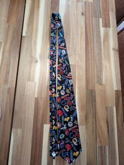 (E18) Team NFL 100% Silk Tie with All-Over Team Logos