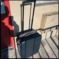 Flex Vega International Carry-On Suitcase