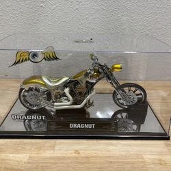 SNAPON DRAGNUT VON DUTCH CUSTOM CHOPPER/MOTORCYCLE 1:18 SCALE IN CASE