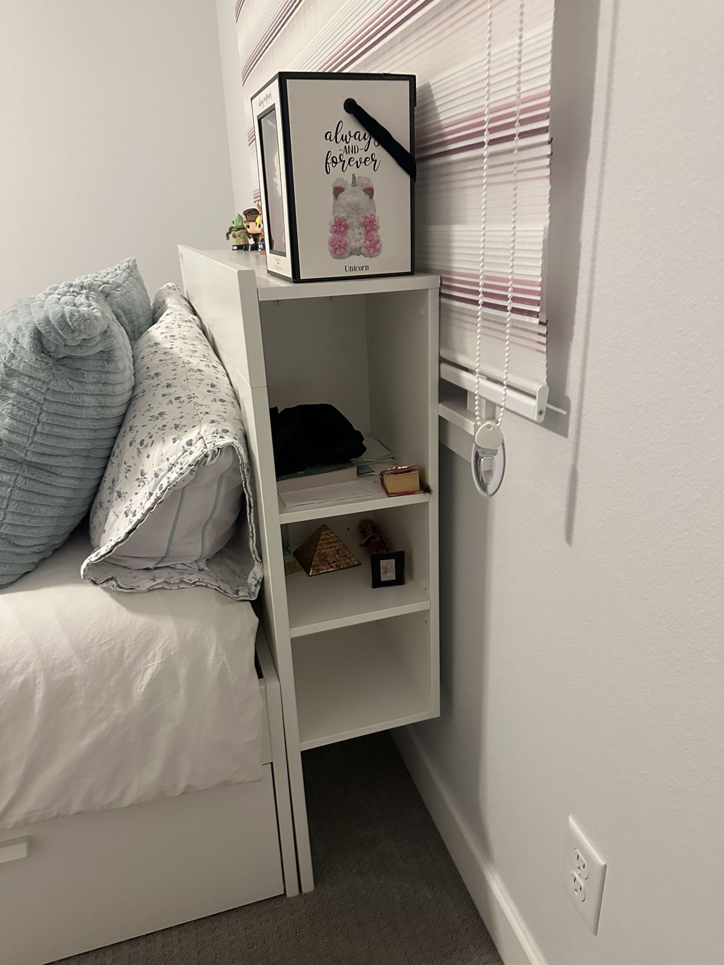 Full size bed