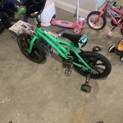 Boys Bike With Training Wheels