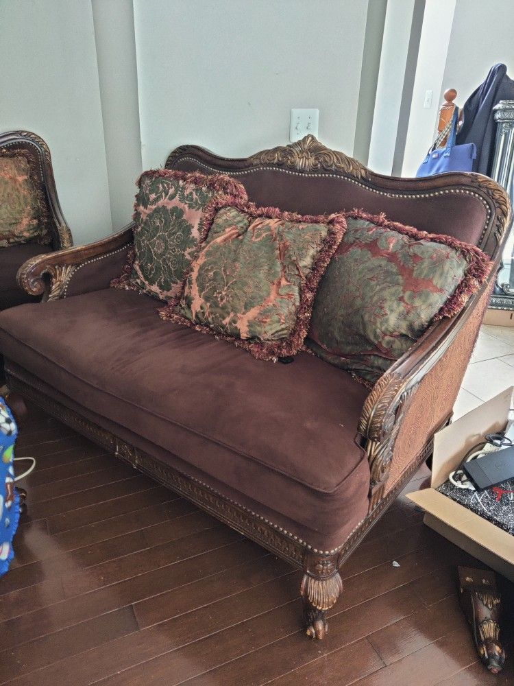 Couches BEST OFFER WITHIN 3 DAYS
