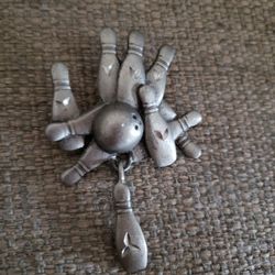 Spontiques (4173) Pewter Bowling Pins Dangle Style Collectible Pin/Brooch 