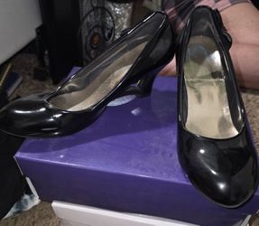 Bow & heart heals size 9