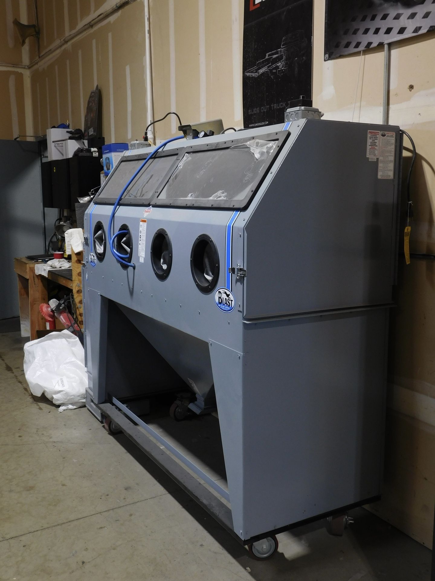 Skat Blast USA 985 WIDE LOAD Abrasive Blasting Cabinet