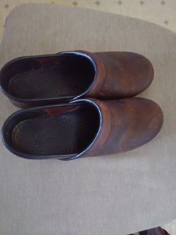 Dansko shoes size 39