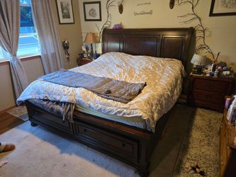 Sleigh bed with 2 drawers at foot of bed