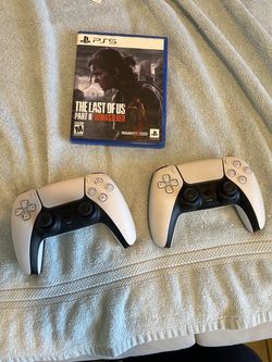 PS5 DualSense Controllers x2 + The Last of Us Part II Remastered