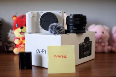 Sony ZV-E1 Mirrorless Camera with 28-60mm Lens