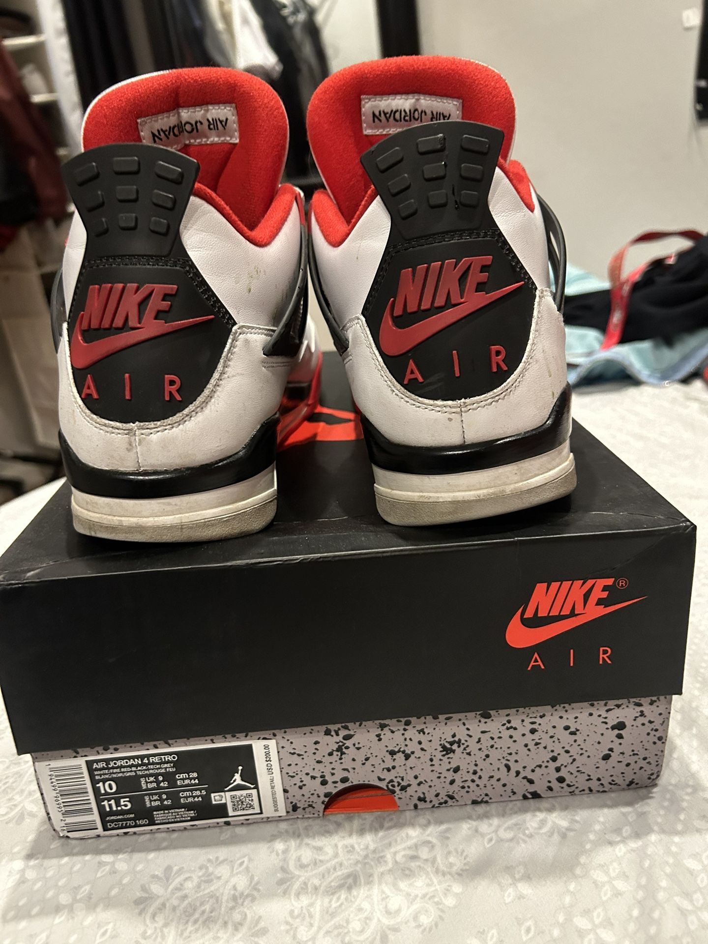 Air Jordan 4 Fire Red
