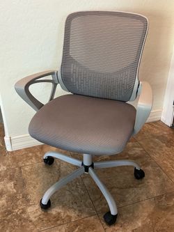 Ergonomic office chair w/ lumbar support