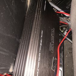 DS18 3800 WATT BASS AMPLIFIER