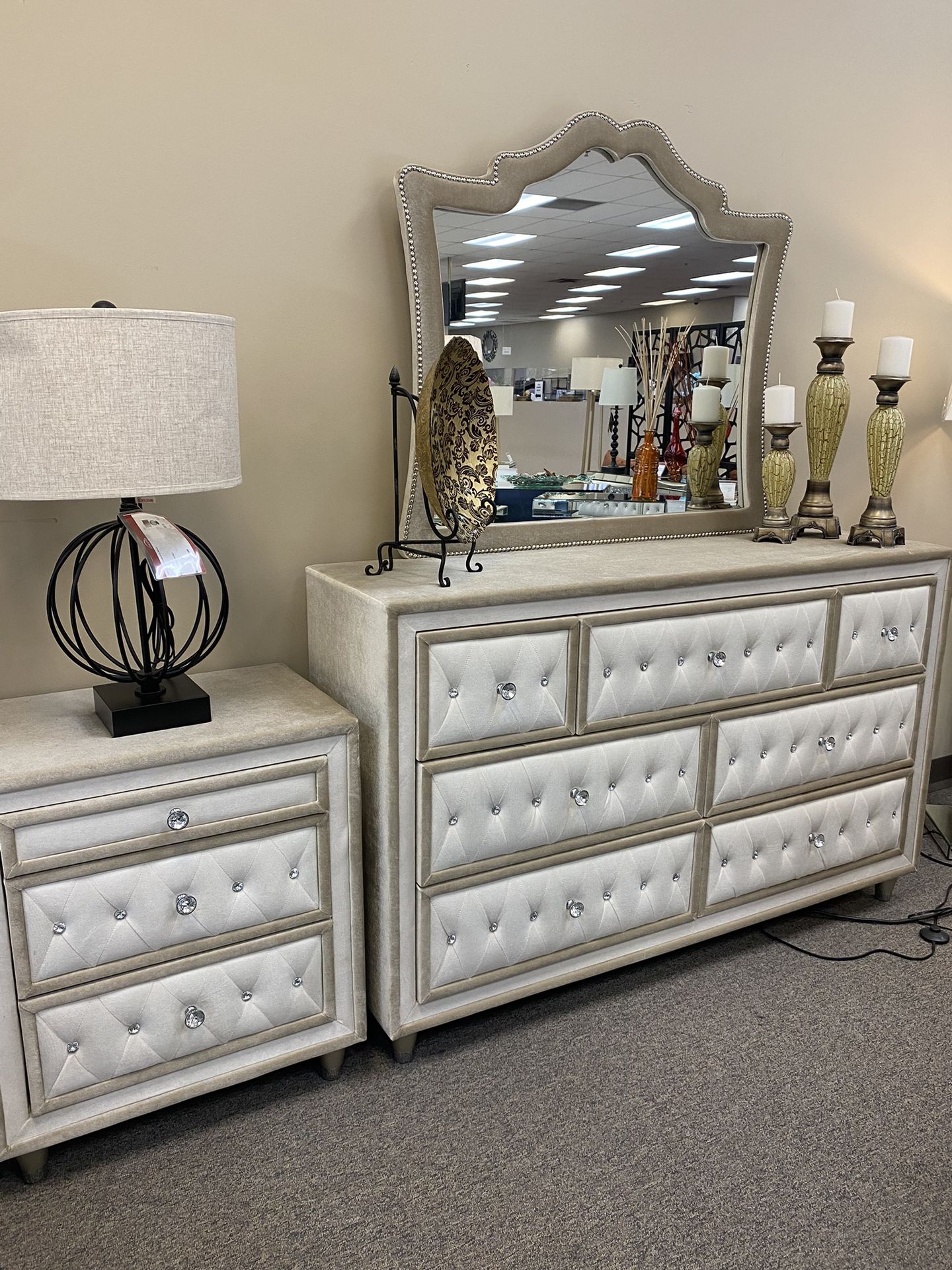 White Velvet Bedroom Sets And Mattress We Finance No Credit Needed!RECAMARAS Y MUEBLES EN PAGOS SIN CRÉDITO FACIL!