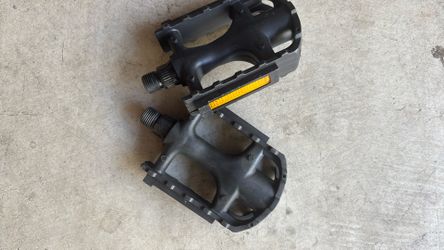 Brand new pedals hardly used