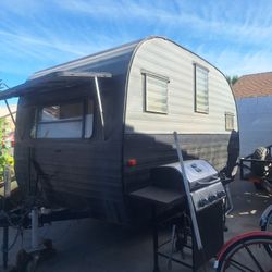 Small Trailer One Full Bed And One 