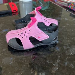 Girls Nike Sandals 7.5