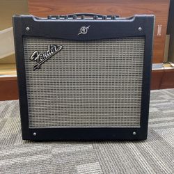FENDER Mustang V2 Guitar Amp