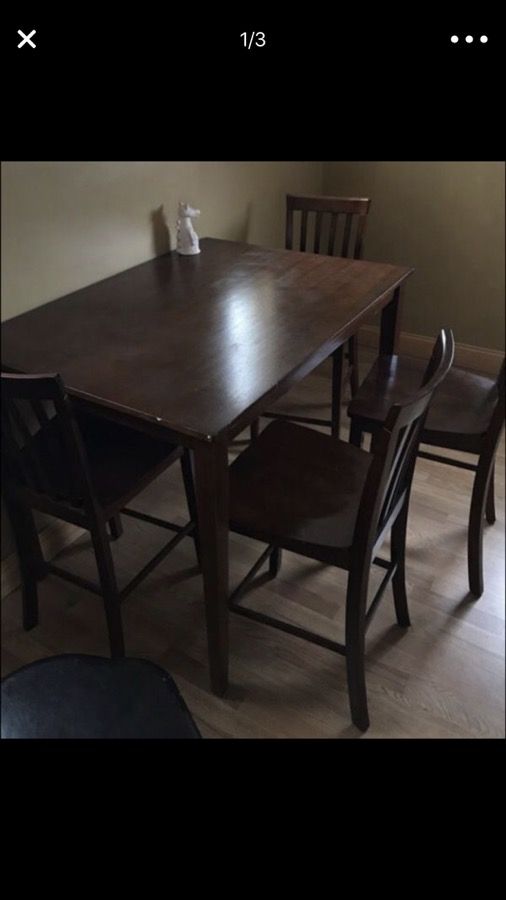 Dining room table and four chairs
