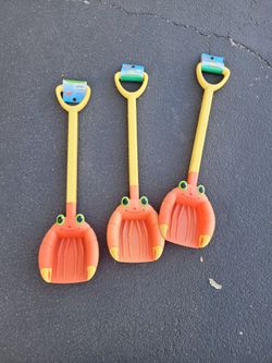Melissa and Doug shovels Selling all 3 for $10 Xposted