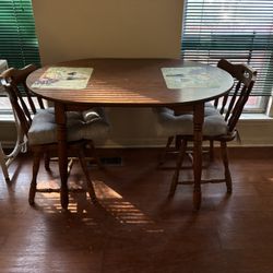 🌳 Solid Wood Vintage Dining Table & Chairs – Cozy Kitchen Set 