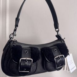 Coach Ashton Bag in black leather and shearling