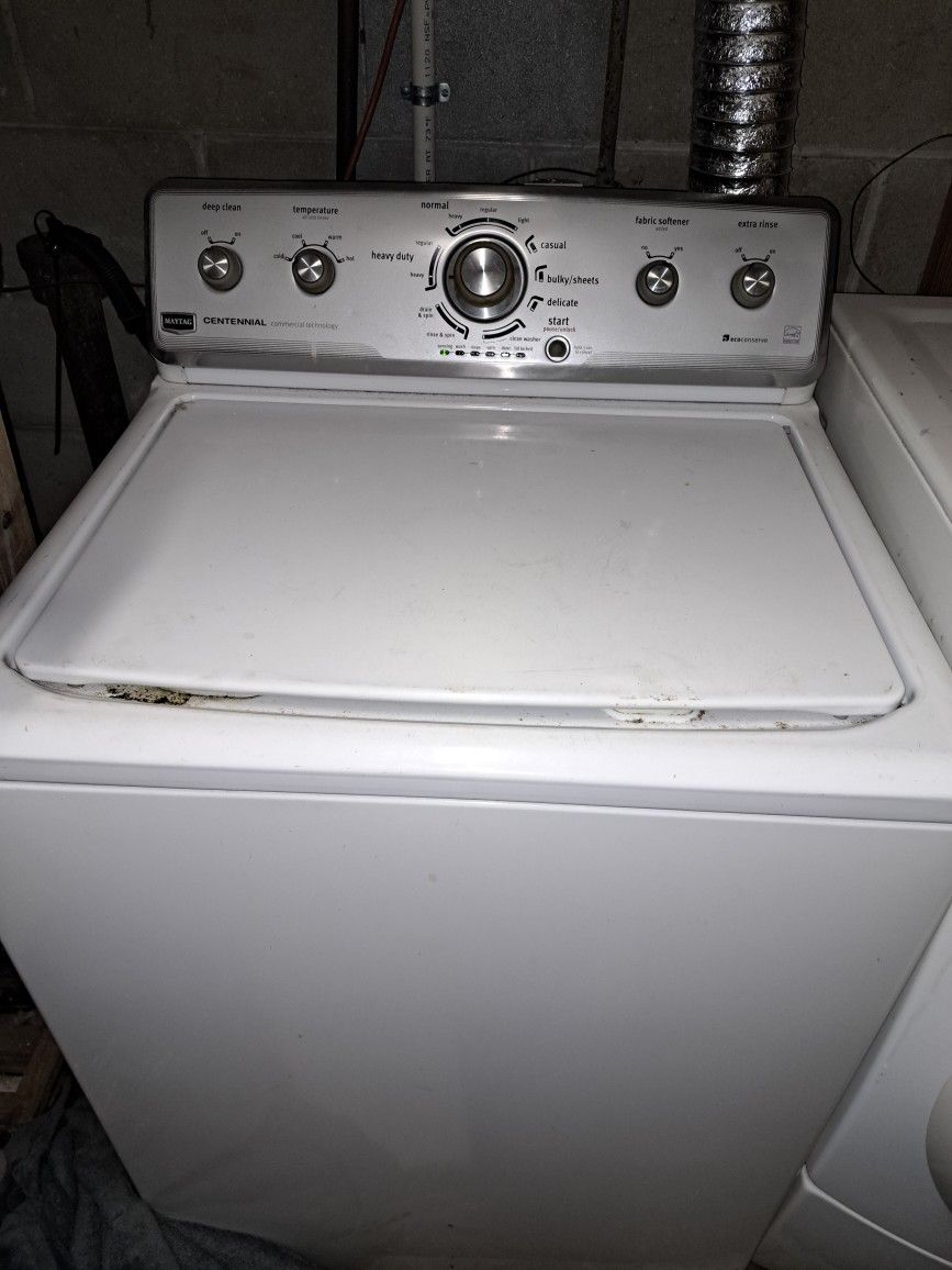 Maytag Centennial Washing Machine, Works Great Other Than Door Lock Is Malfunctioning. Pick Up Only Jacksonville Florida 32277