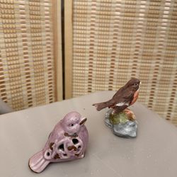 Set of 2 Decorative Bird Figurines – Ceramic & Resin
