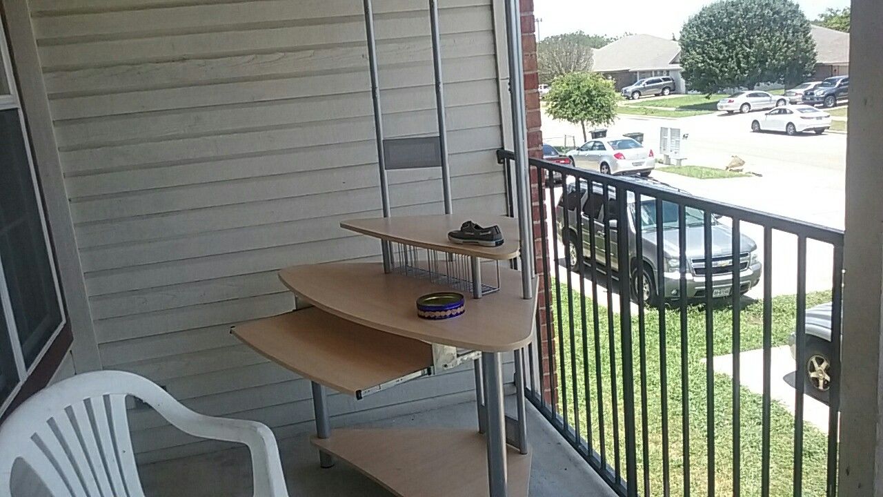 Computer desk