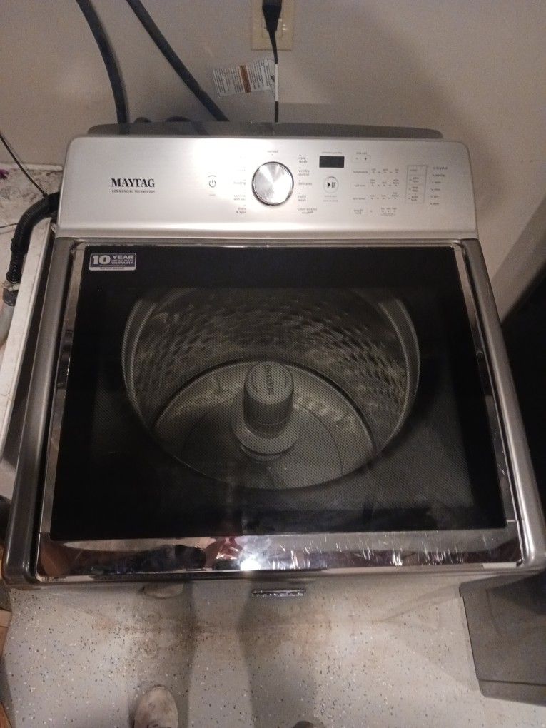 Maytag Washer Leas Than 2 Years Old Paid 900$$ 