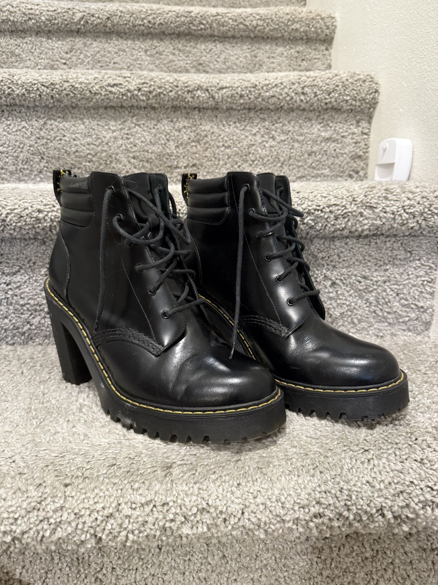 Dr. Martens Persephone Boots (size 10)