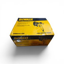 DEWALT DWE6401DS 5" Variable Speed Disc Sander with Dust Shroud – Used – Excellent Working Condition