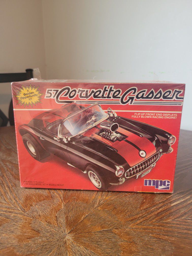 MPC #1-3723 57 Corvette Gasser 1/25 Scale Model Kit 