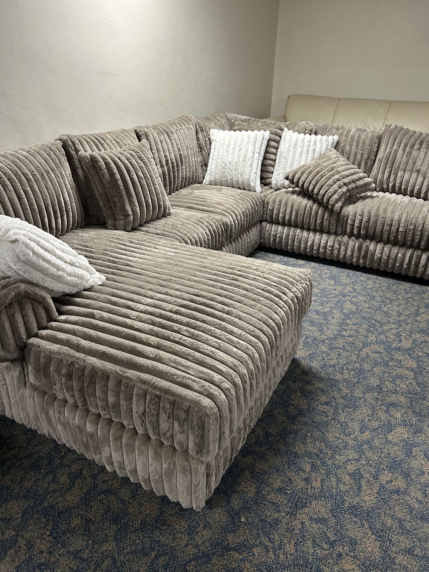 Corduroy Sectional ‼️ Same Day Delivery 🚚