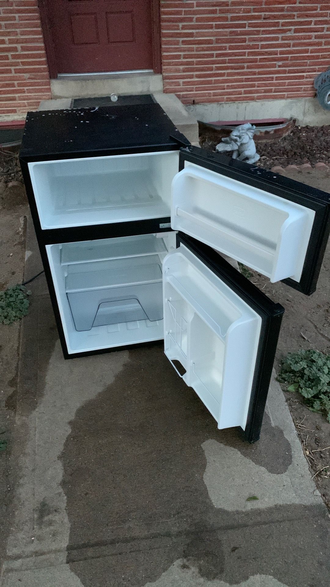 Mini fridge