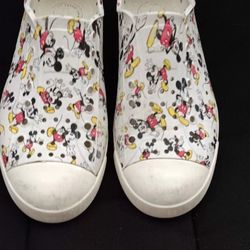 Native Disney Mickey Size 3J lightweight and breathable Shoes