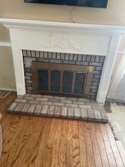 Free fireplace mantle / surround