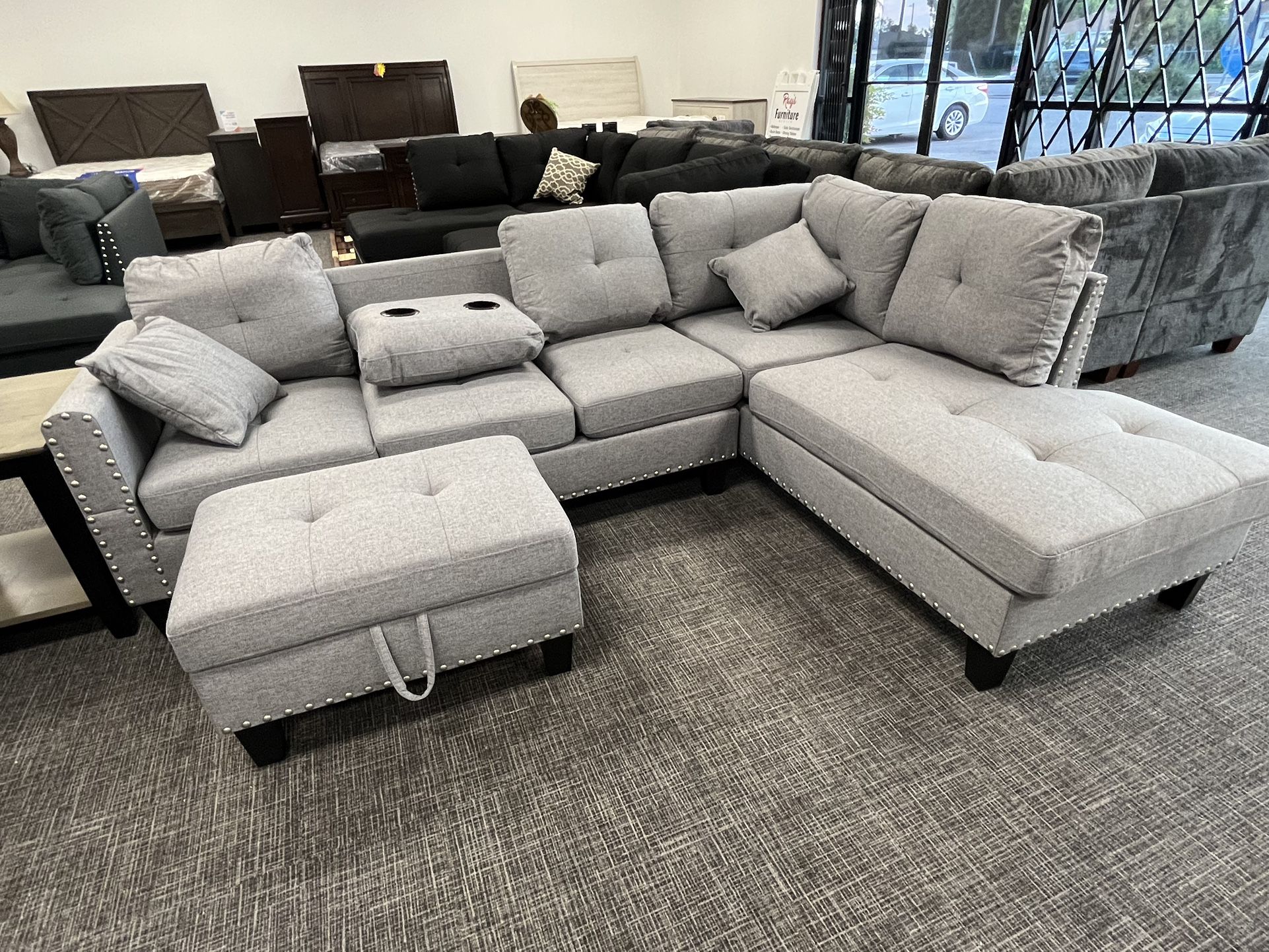 Grey Sofa Sectional W/cupholders And Free Ottoman 