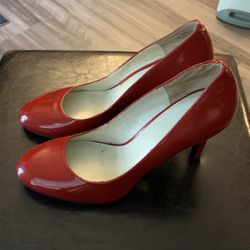 4” Nine west Heels - Red - Size 7