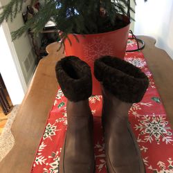 Rockport Ladies Snow Boots—size 8 1/2