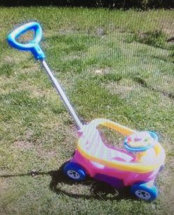 Step2 ride on toy,plays music